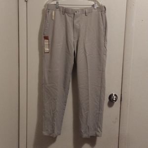 NWT! Haggar Light Tan Men's Flat Front No Iron Comfort Waist Classic Fit Pants!